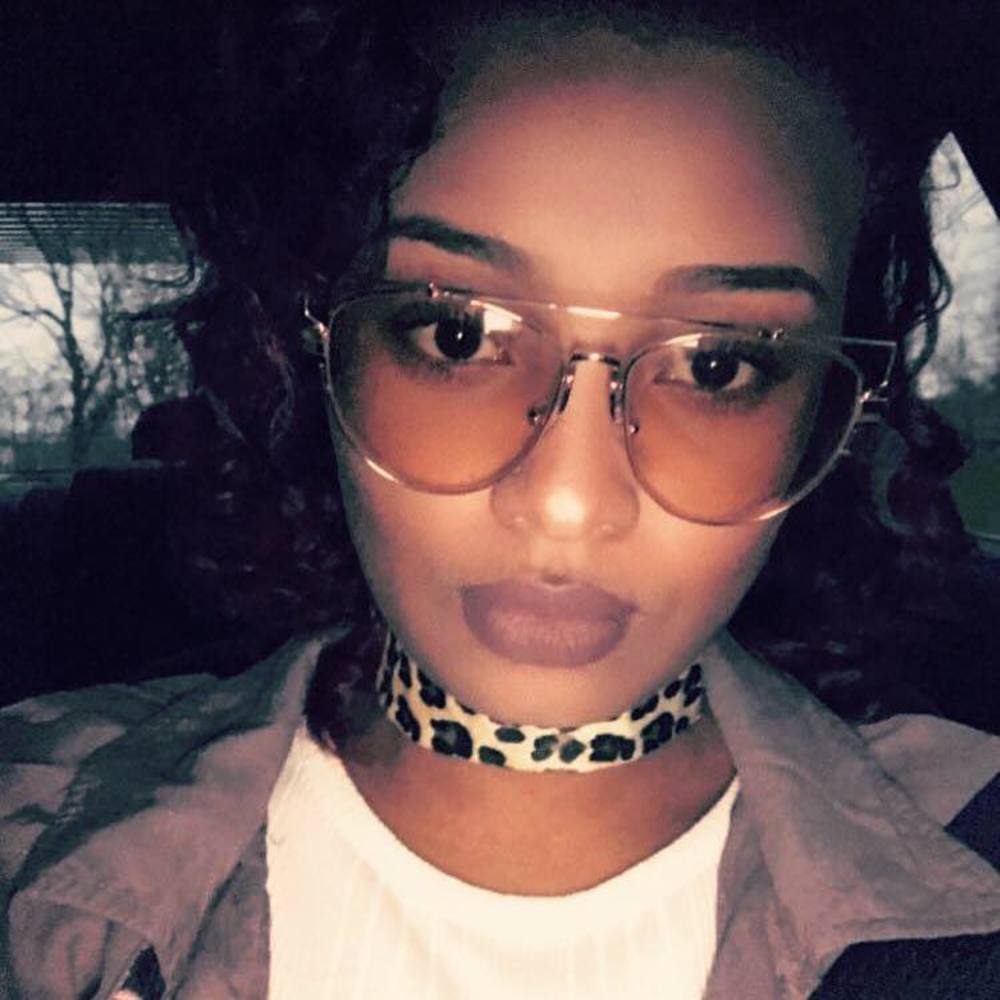 Meet your Posher, Dominga